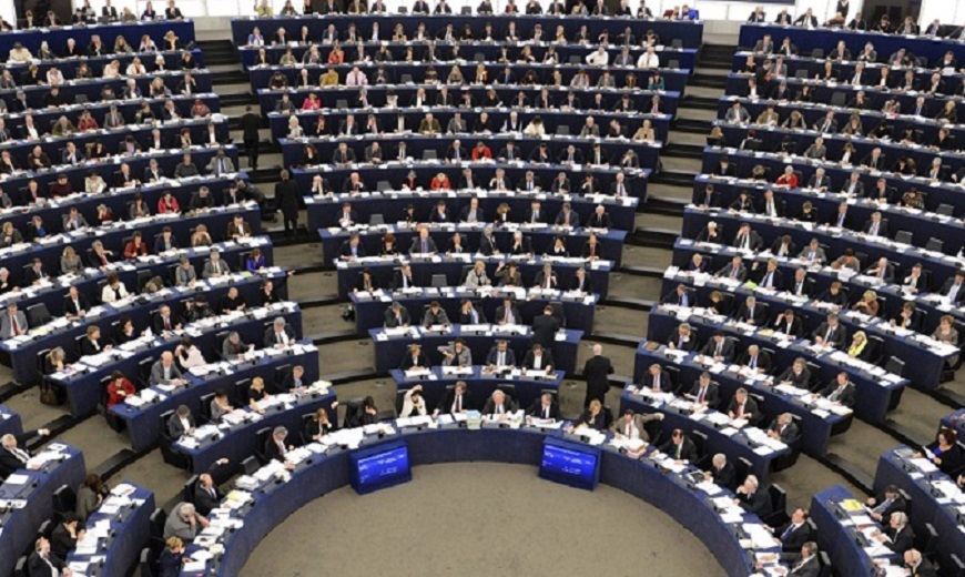 La Eurocámara insta a Maduro a suspender las elecciones
