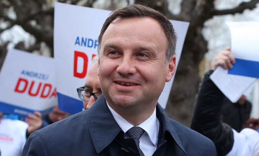 Polonia quiere que EE.UU. instale una base militar permanente