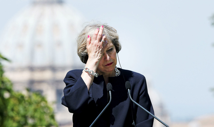 La Justicia europea facilita la anulación del Brexit y May aplaza la votación sobre el acuerdo