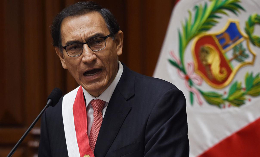 El presidente peruano amenaza con disolver el Congreso