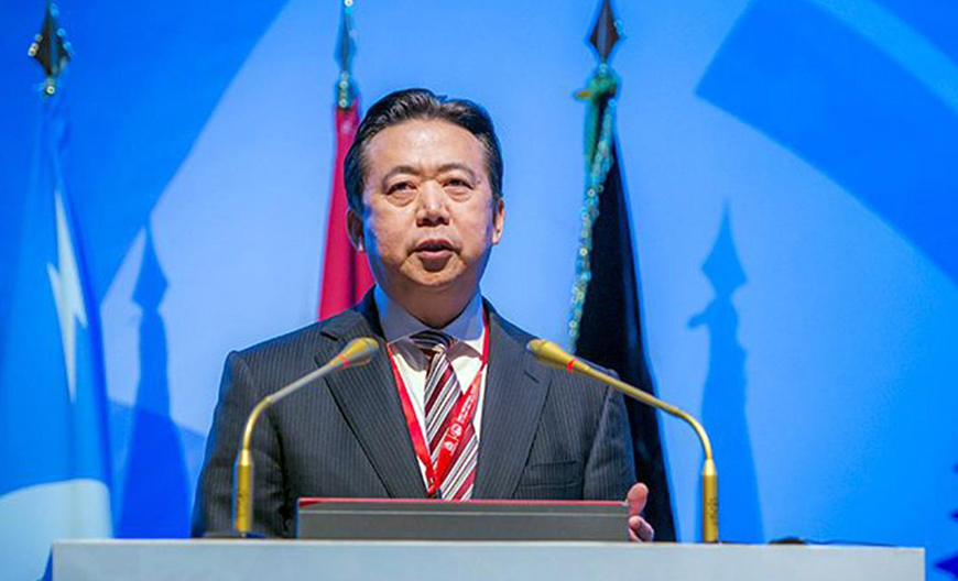 China investiga al expresidente de Interpol por aceptar sobornos y su mujer denuncia amenazas