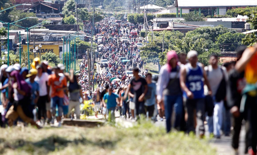 La caravana de migrantes centroamericanos llega a la frontera con Estados Unidos