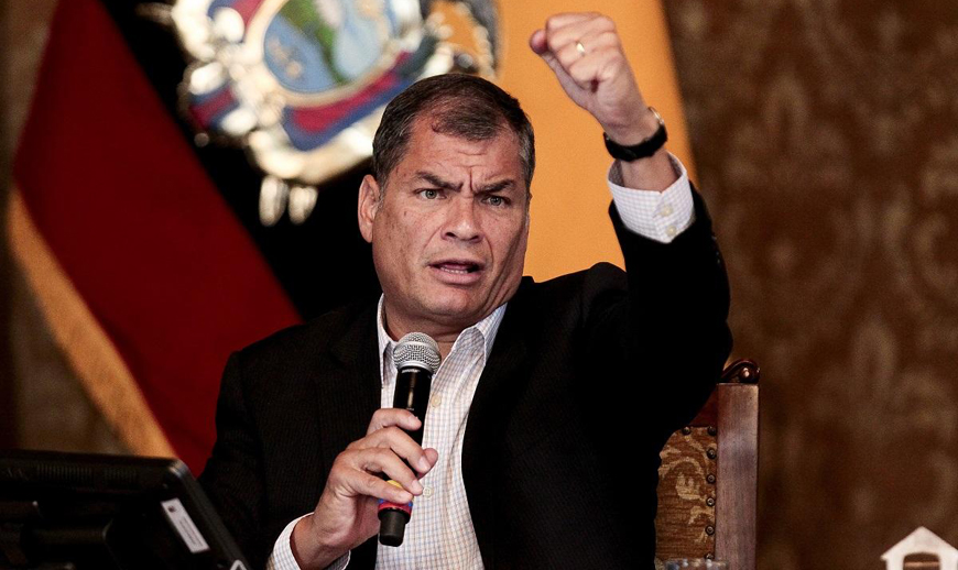 La justicia ecuatoriana llama a juicio a Correa, quien denuncia persecución