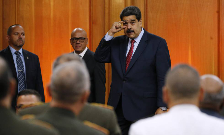 Maduro responde a las potencias europeas y EE.UU. lo advierte