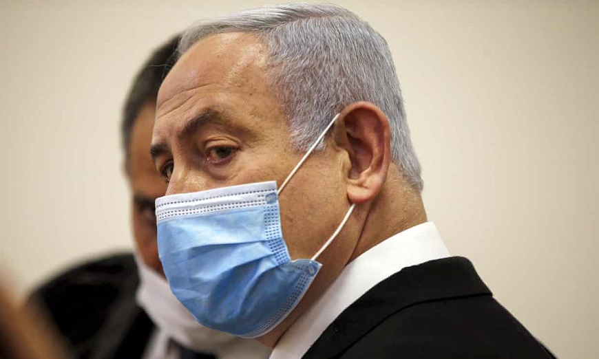 Netanyahu se sienta en el banquillo de los acusados