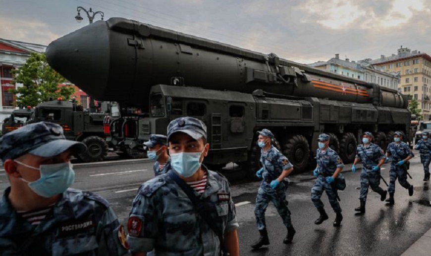 Rusia y Estados Unidos negocian el futuro de los acuerdos sobre proliferación de armas nucleares