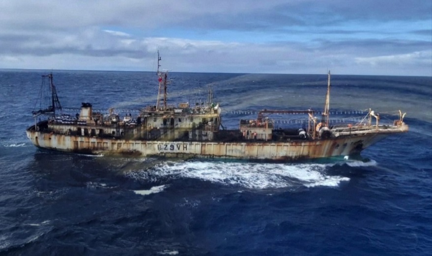 Las islas Galápagos bajo la amenaza de los pesqueros chinos