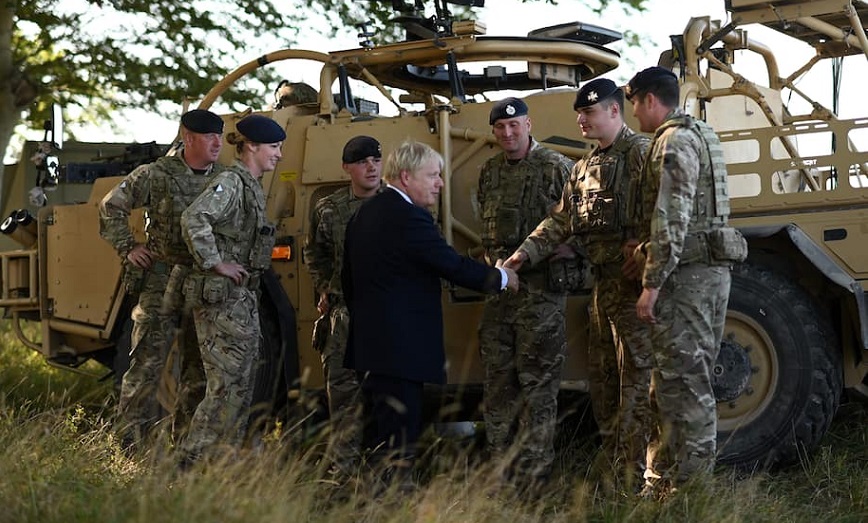 Johnson anuncia el mayor aumento del presupuesto militar desde la Guerra Fría