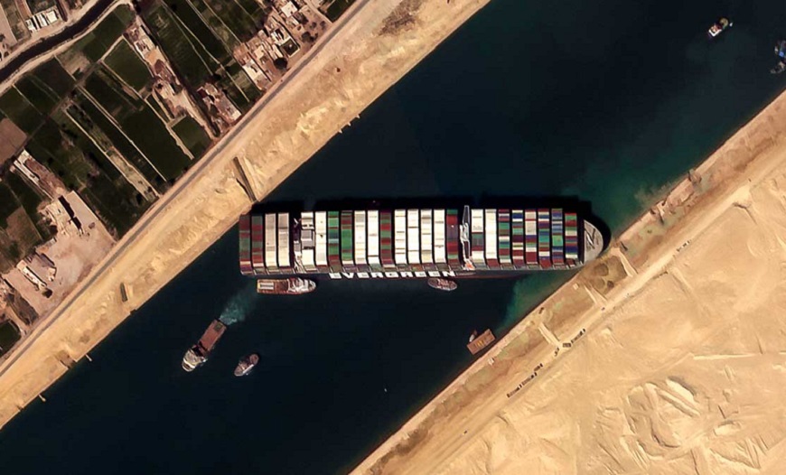 El comercio mundial, impactado por el buque encallado en el Canal de Suez