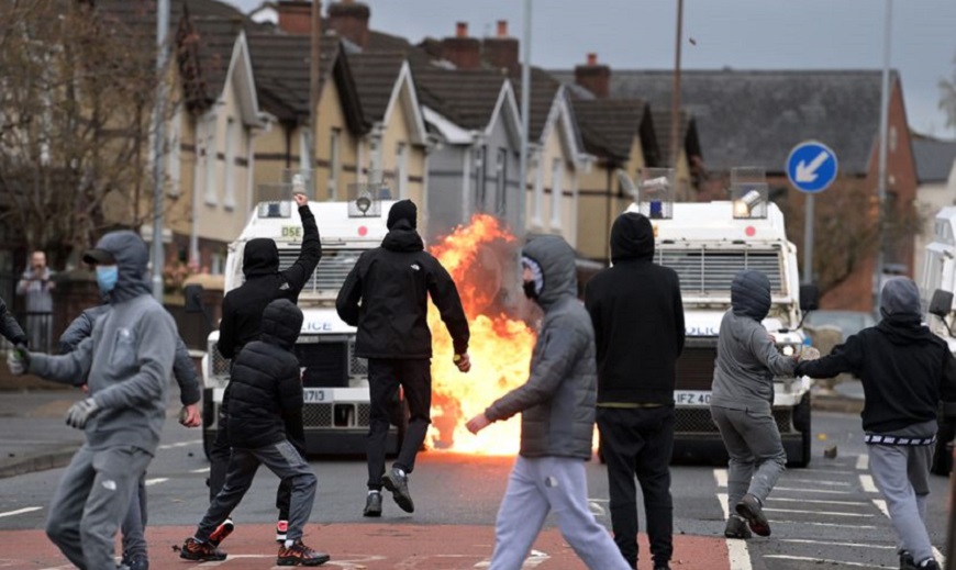 Estalla la violencia en Irlanda del Norte ante las consecuencias del Brexit