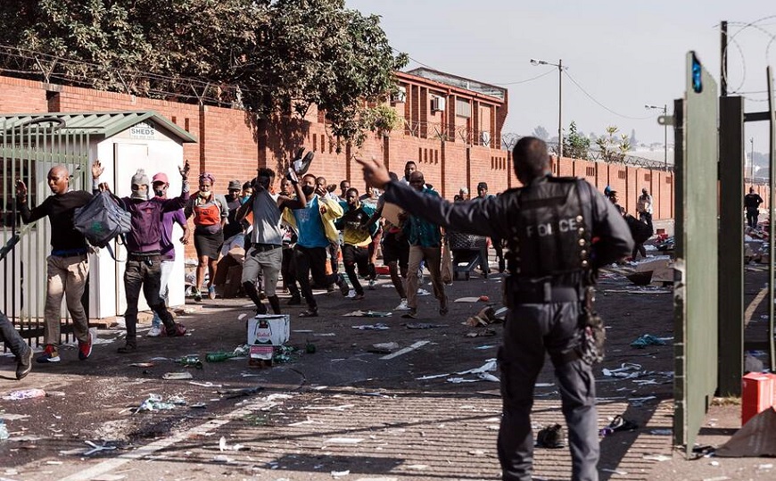 Sudáfrica: crece la tensión tras el encarcelamiento del expresidente Jacob Zuma
