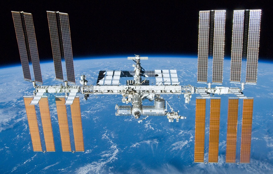 Rusia consigue destruir un satélite con un misil, poniendo en riesgo la Estación Espacial Internacional