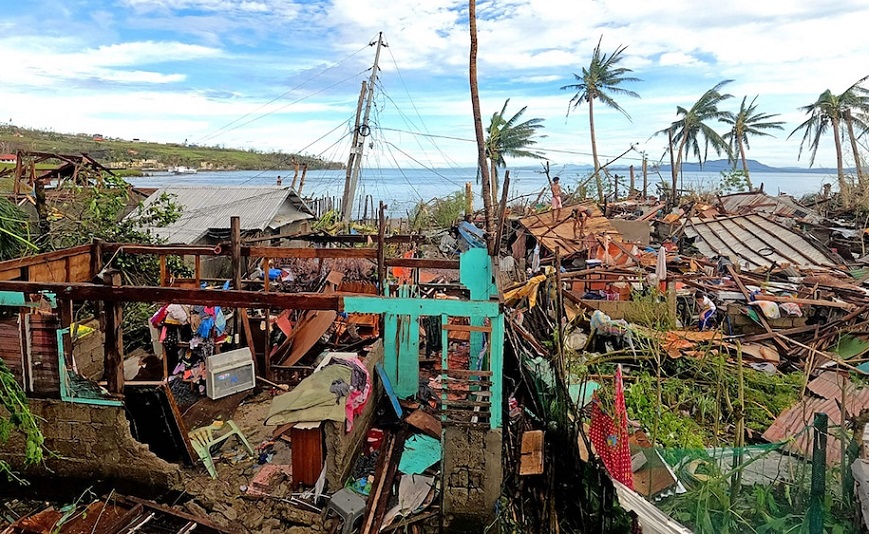 El tifón Rai arrasa el sudeste de Filipinas