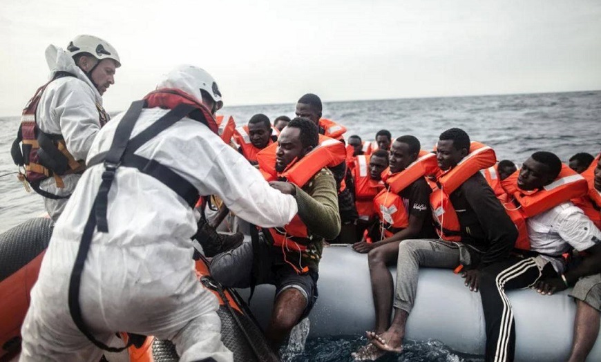 Los frecuentes naufragios en el Mediterráneo avivan el fuego del debate migratorio en la UE