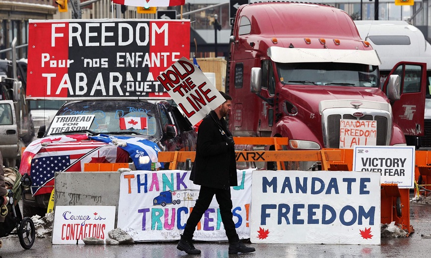 La protesta de los camioneros de Canadá bloquea la frontera con Estados Unidos
