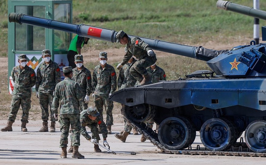 China participa de ejercicios militares conjuntos en Rusia