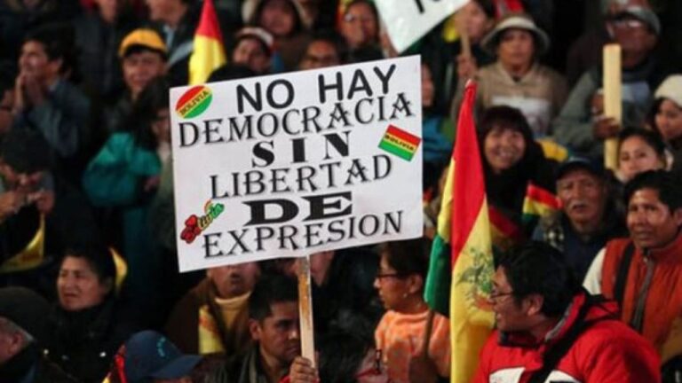 El gobierno boliviano anula norma contra la prensa