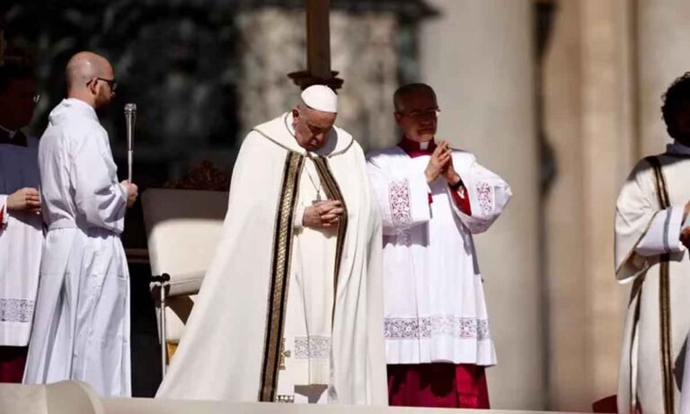 Pascuas: Francisco pidió por paz en Jerusalén y Ucrania