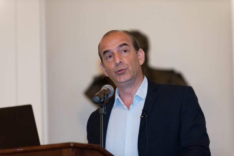 Javier Larrondo: “En Cuba, el disenso se soluciona con la pena de muerte”