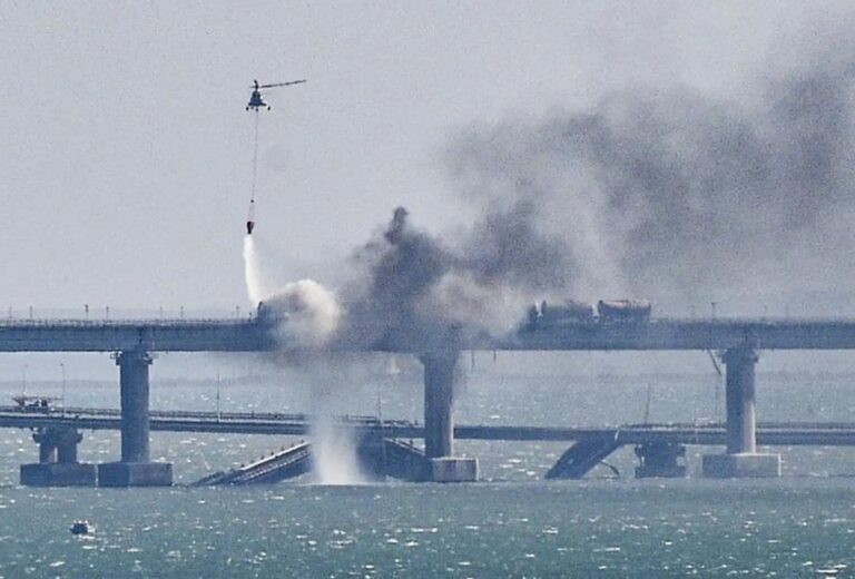 Ucrania bombardeó el Puente de Crimea