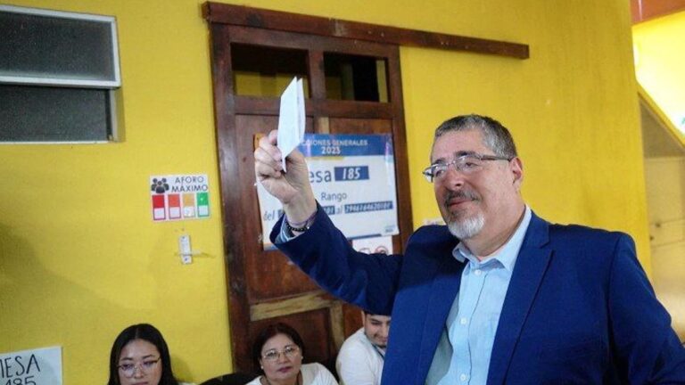 Suspendieron al partido del presidente electo de Guatemala