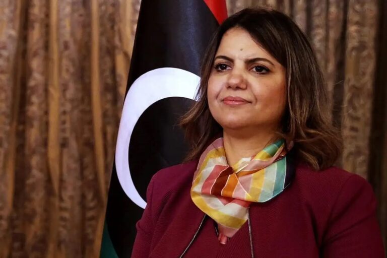Libia: Ministra suspendida por reunirse con su par de Israel
