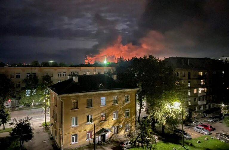 Ucrania destruyó cuatro aviones en Pskov, al noroeste de Rusia