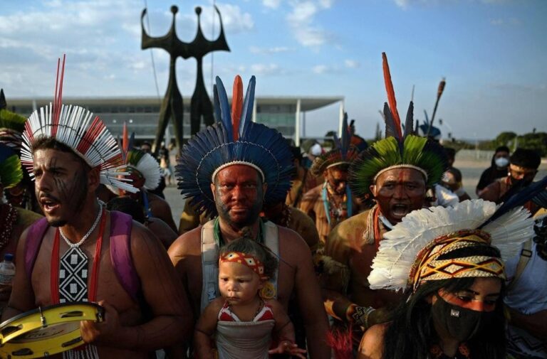 Brasil: La Corte reconoce el derecho de indígenas sobre sus tierras