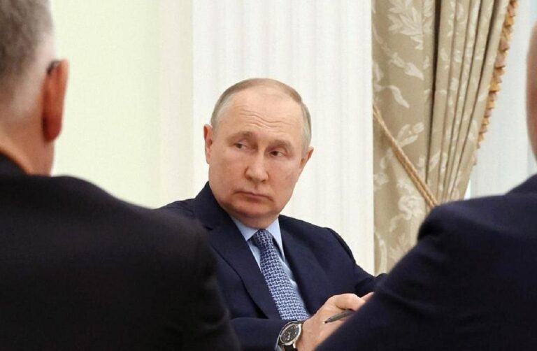Putin impone más restricciones a la prensa