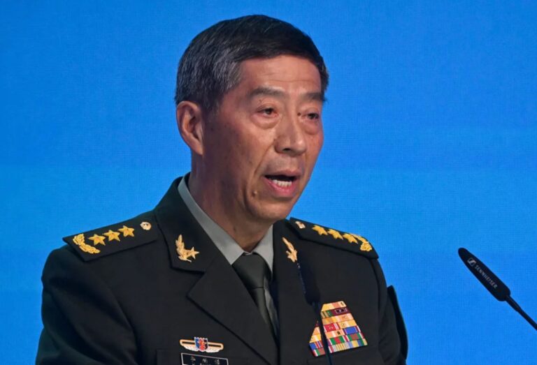 China: Otra vez destituyen a un ministro desaparecido