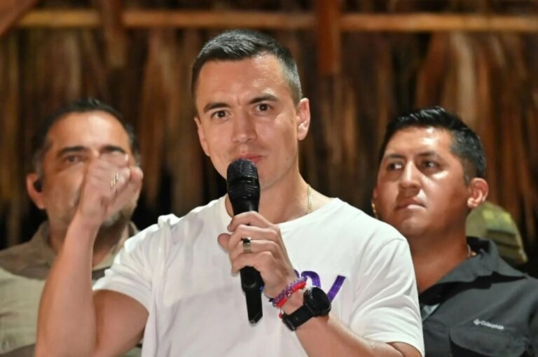 Ecuador subirá el IVA para combatir el narcotráfico