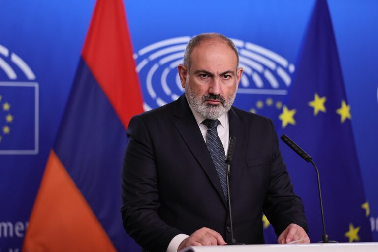 Armenia anunció que firmará la paz con Azerbaiyán