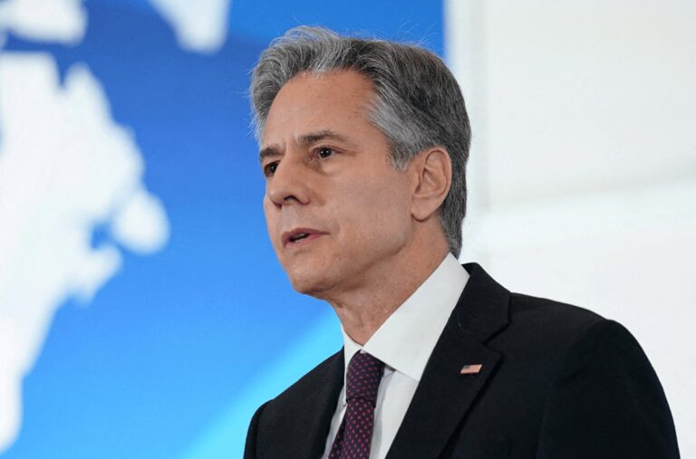 De regreso en Medio Oriente, Blinken busca una nueva tregua