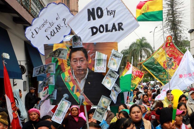 Bolivia: protestas por la falta de dólares