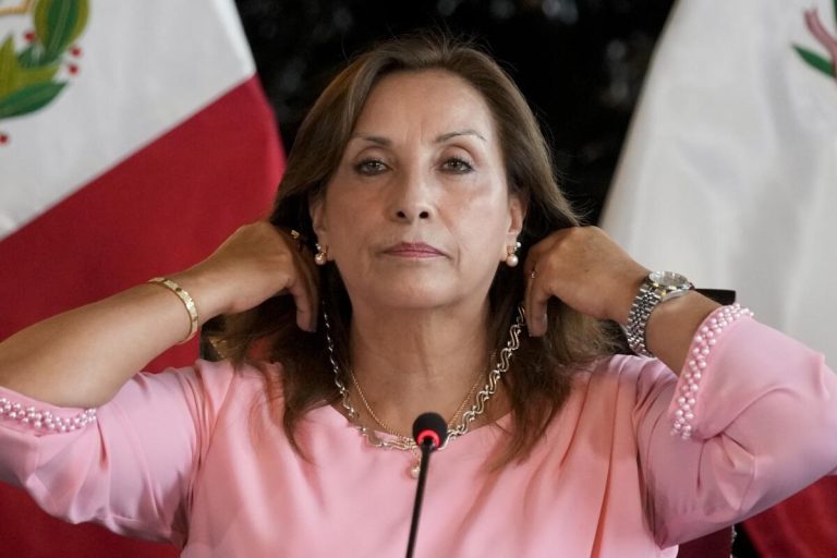 Perú: Boluarte, más complicada en el «Rolexgate»