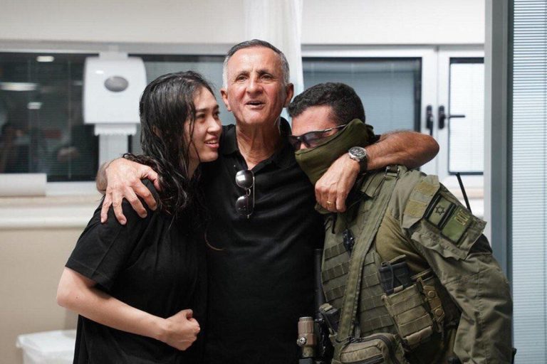 Gaza: 4 rehenes rescatados