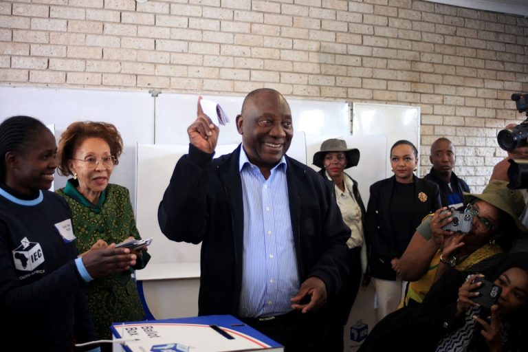 Sudáfrica: El partido gobernante perdió la mayoría
