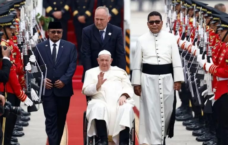 En Indonesia, el papa Francisco condenó el extremismo