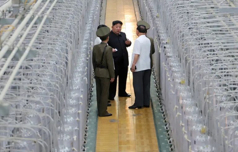 Kim Jong-un mostró sus centrifugadoras de uranio