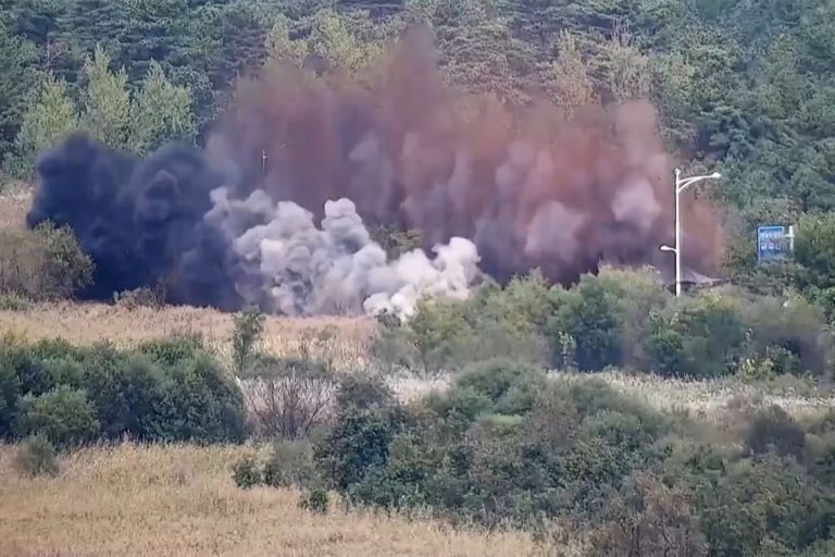 Corea del Norte destruyó rutas que conectan con Corea del Sur