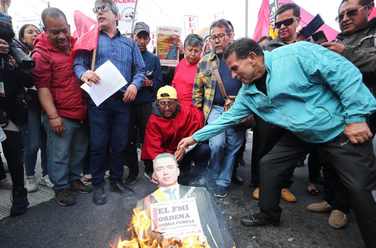 Ecuador: Marchas contra el presidente Noboa