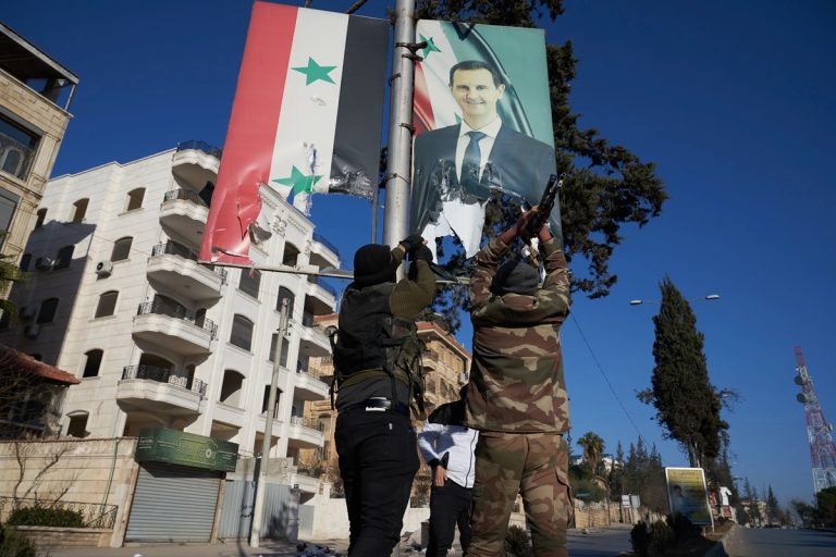 Siria: Alto el fuego entre rebeldes y kurdos
