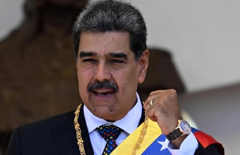 Pese a la condena internacional, asumió Maduro