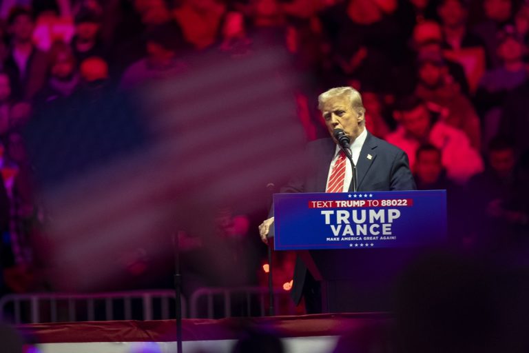 Trump amenazó con imponer aranceles a Rusia si no acaba con la guerra en Ucrania