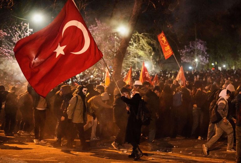 Turquía: Seguirán las protestas hasta que liberen a Imamoglu