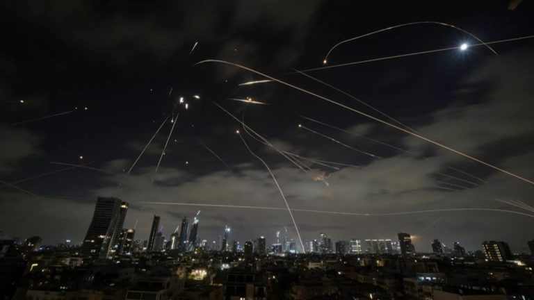 Respondió Irán: más de 200 misiles sobre Israel