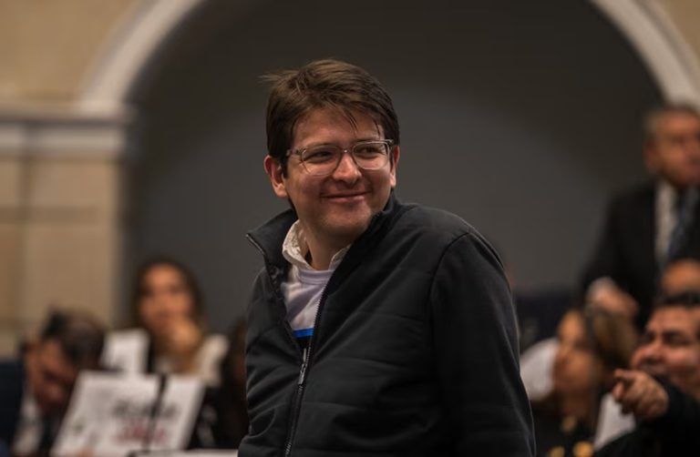 Colombia: Balearon a un senador opositor