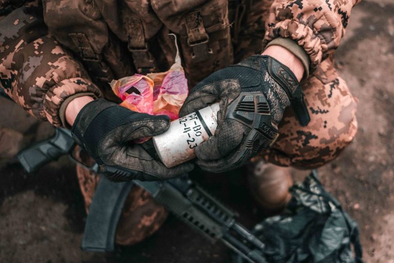 Denuncian que Rusia usa armas químicas en Ucrania