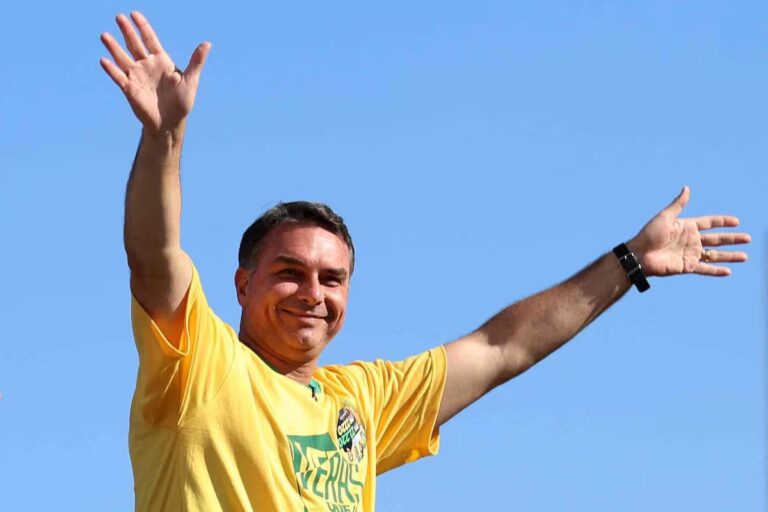 Flavio Bolsonaro dejó a Lula sin margen y la región confirma que gobernar castiga