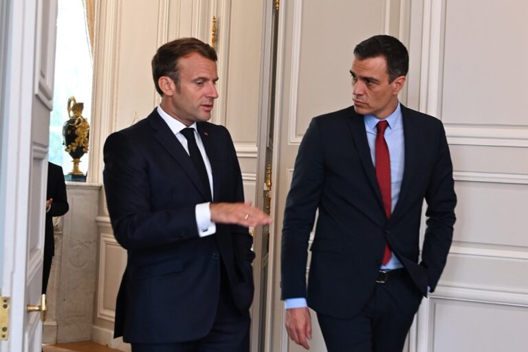 Macron y Sánchez en crisis: ¿el final de una era política en Europa?